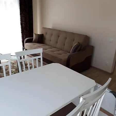 Laimos Apartment *
